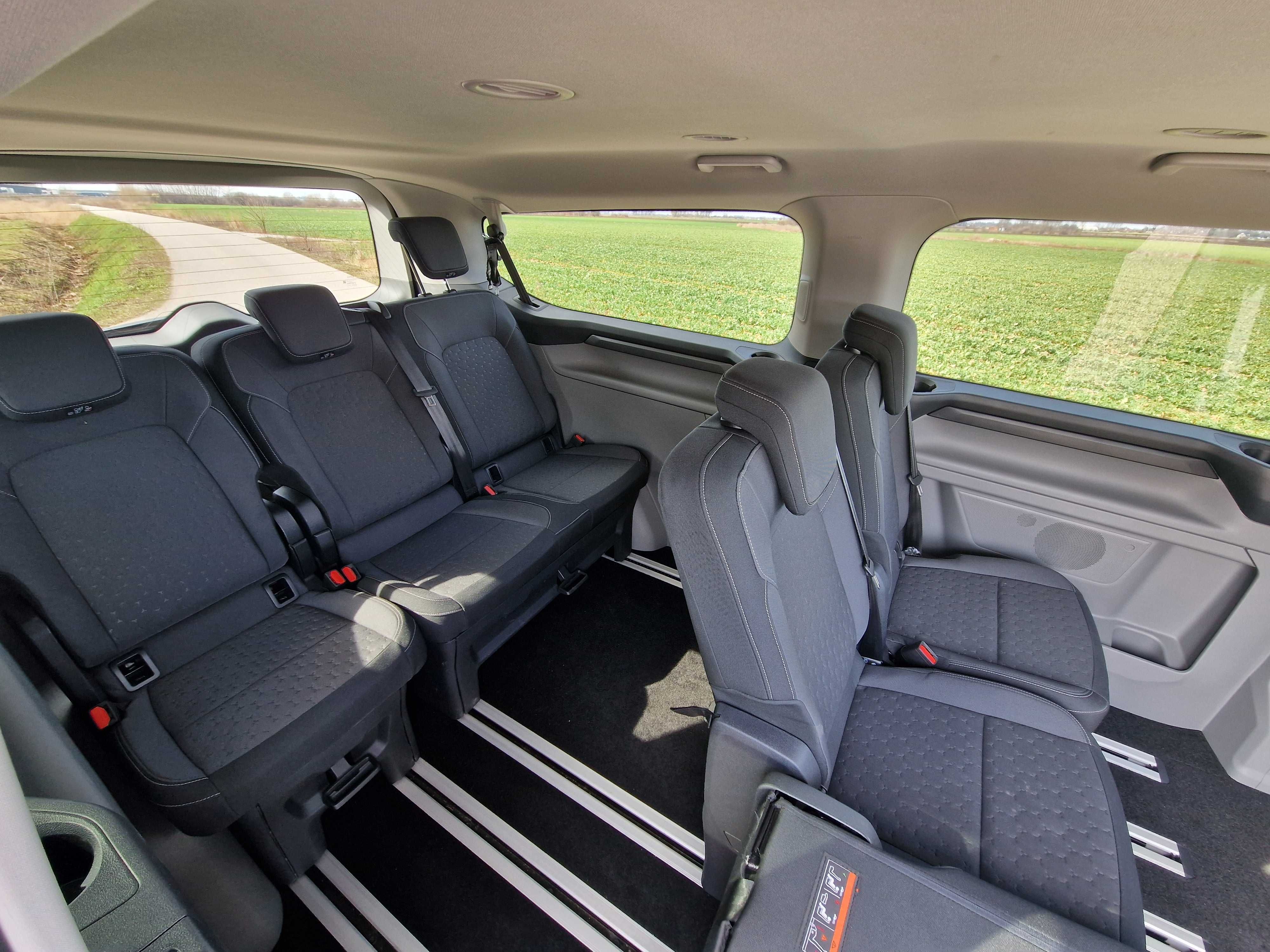 Wynajem BUS NOWY 8 osobowy FORD Tourneo CustomTITANIUM