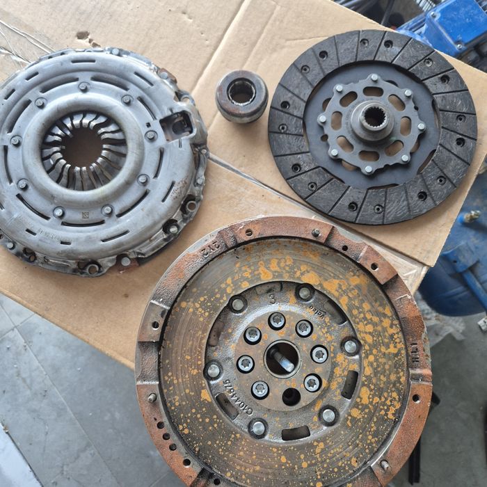 Sprzęgło z kołem dwumasowy do 2.0 hdi komplet prawie nowe