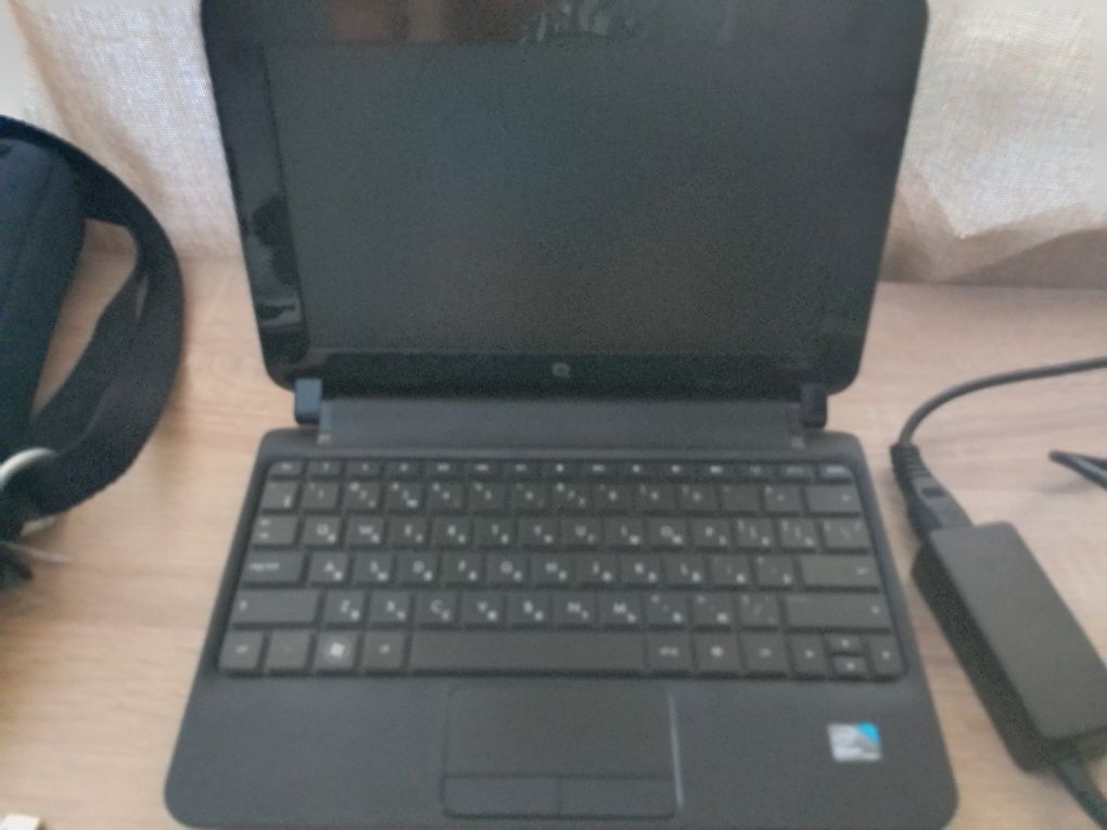 Нетбук HP Compaq Mini