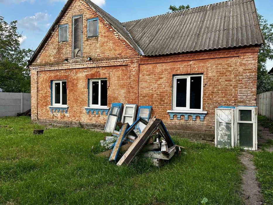 Продам будинок  в смт.Гребінки/Є-відновлення