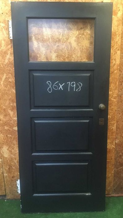Tenho para venda 200 portas antigas, nenhuma com aro ou aduela