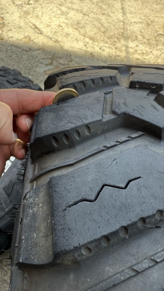 Pneus Cooper Discoverer STT Pro 33/12.50R15