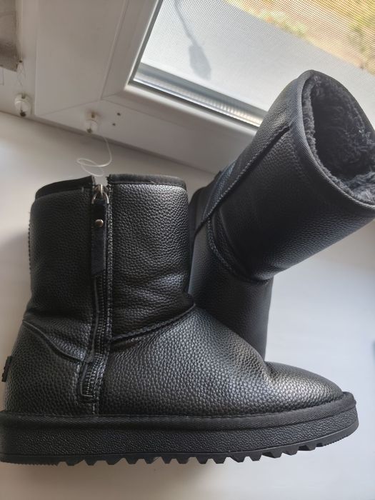 Продам мужские угги 39 р