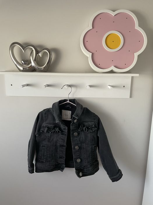 Czarna kurtka jeansowa dla dziewczynki