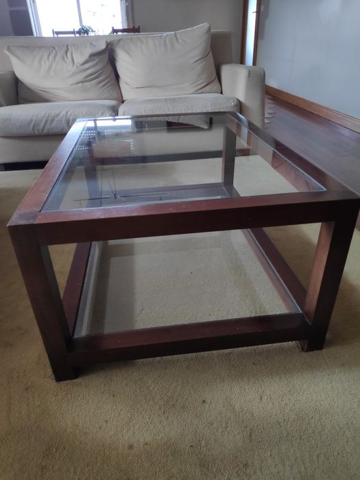 Mesa de centro em madeira maciça