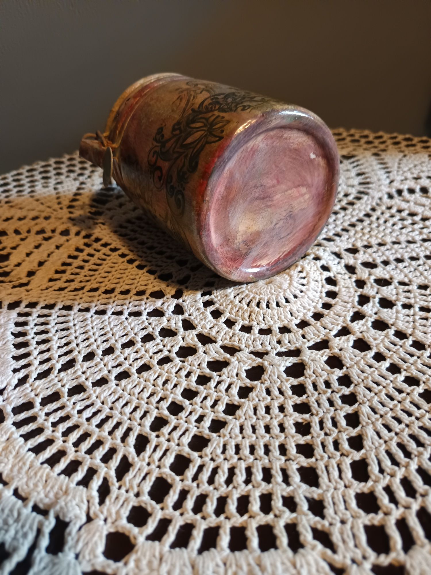 Słoik ozdobiony techniką decoupage