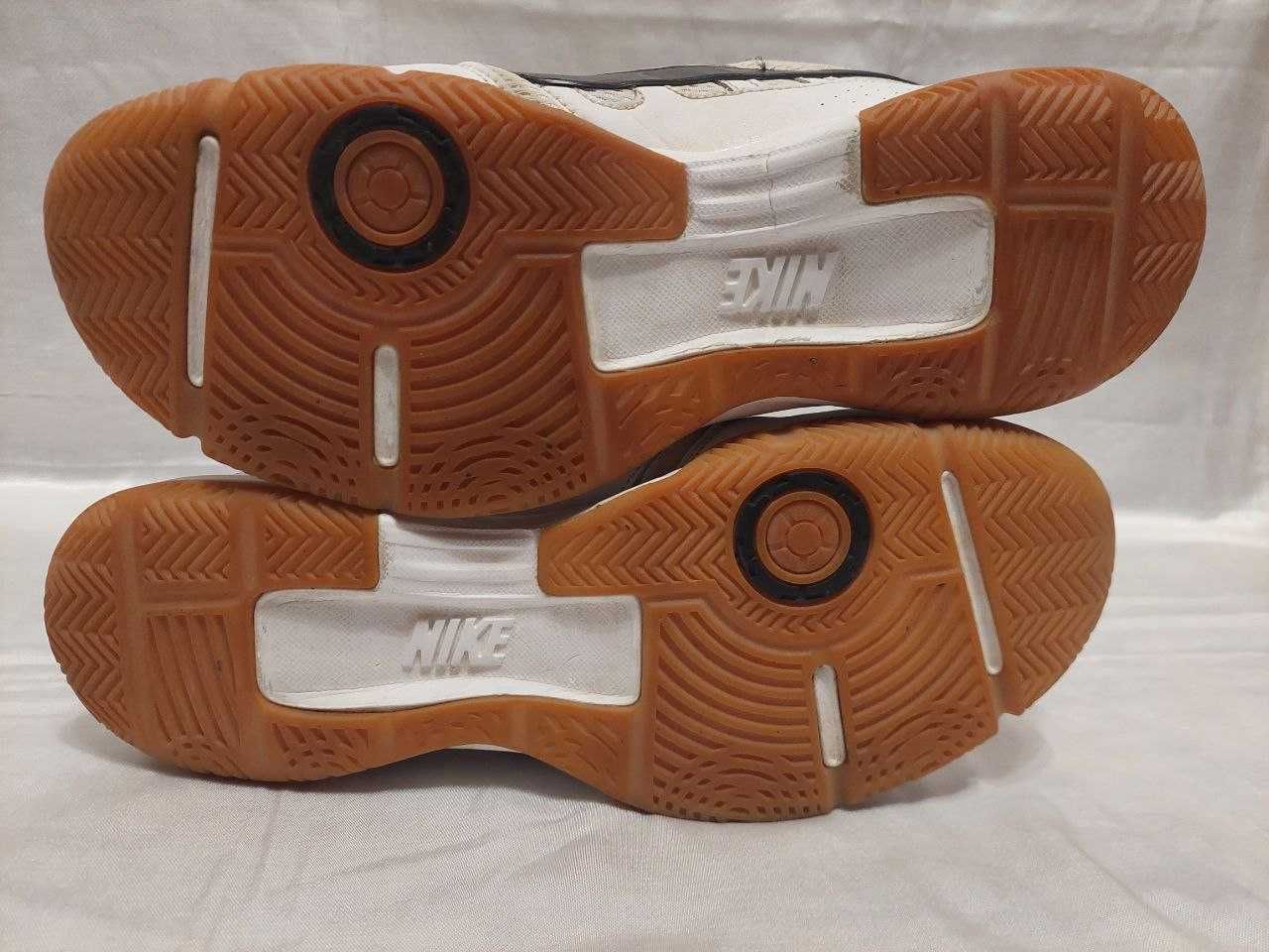 Продам кросівки шкіряні Nike