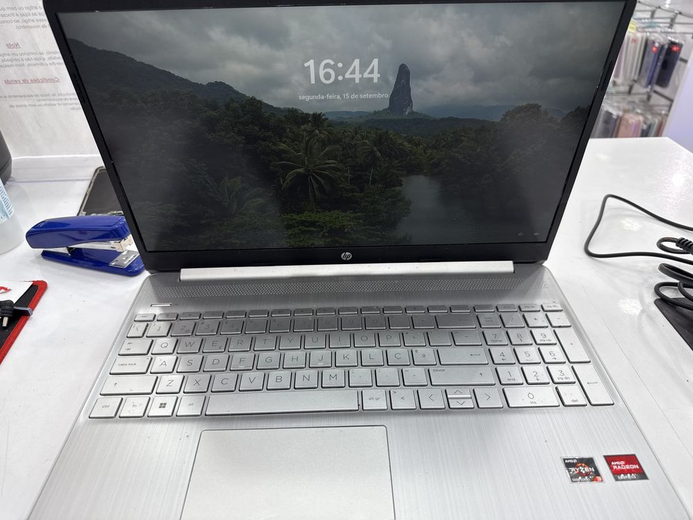 Hp 15S modelo TPN-Q230