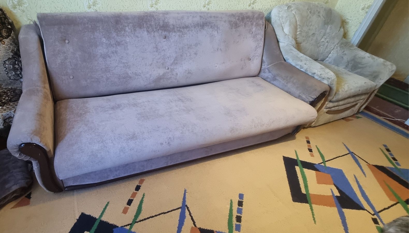 Продам диван раскладной длинна 2,20 м.