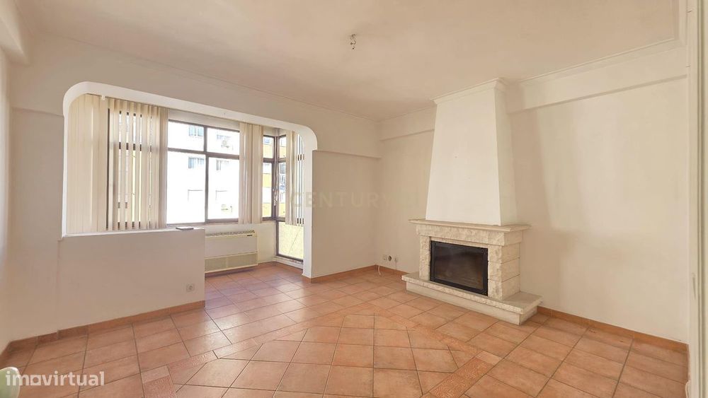 Apartamento T3 em Póvoa de Santo Adrião com Vista Desafogada