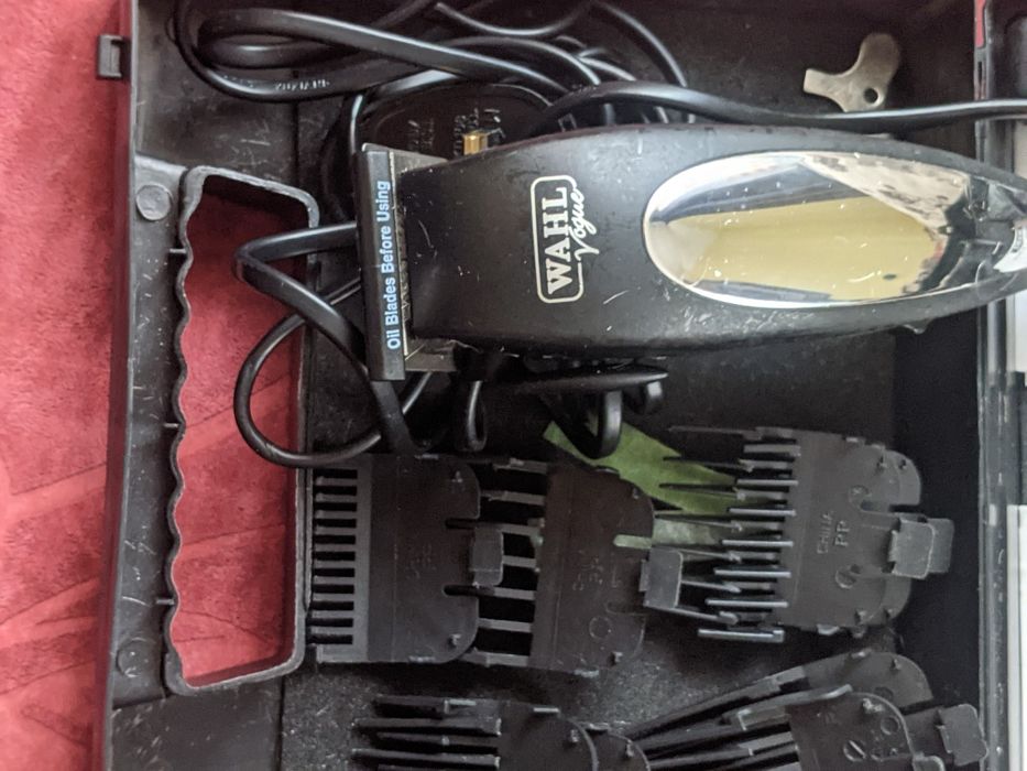 машинка  Wahl в кейсі 

Д