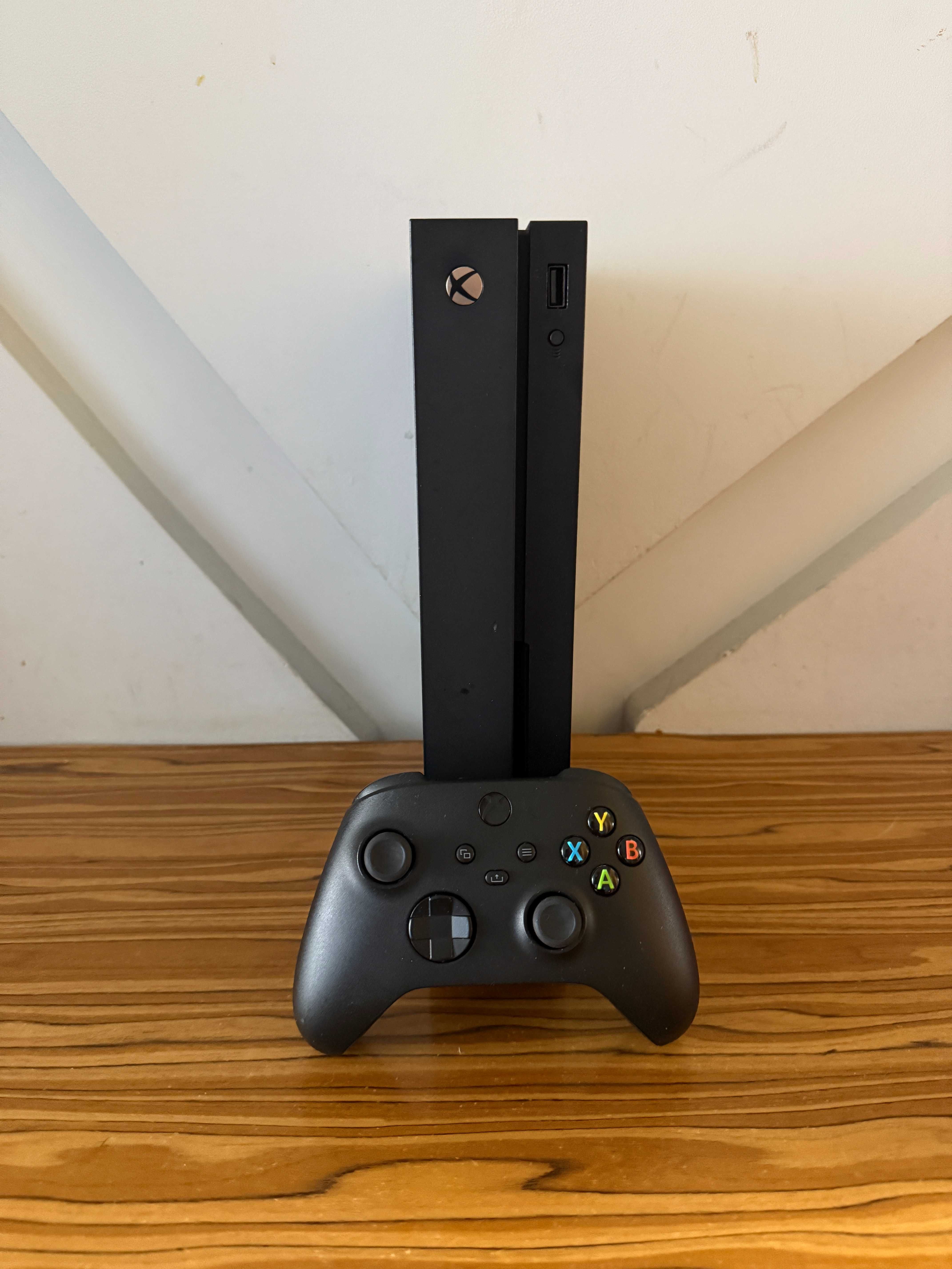 [Xbox] Konsola Xbox One X + Pad