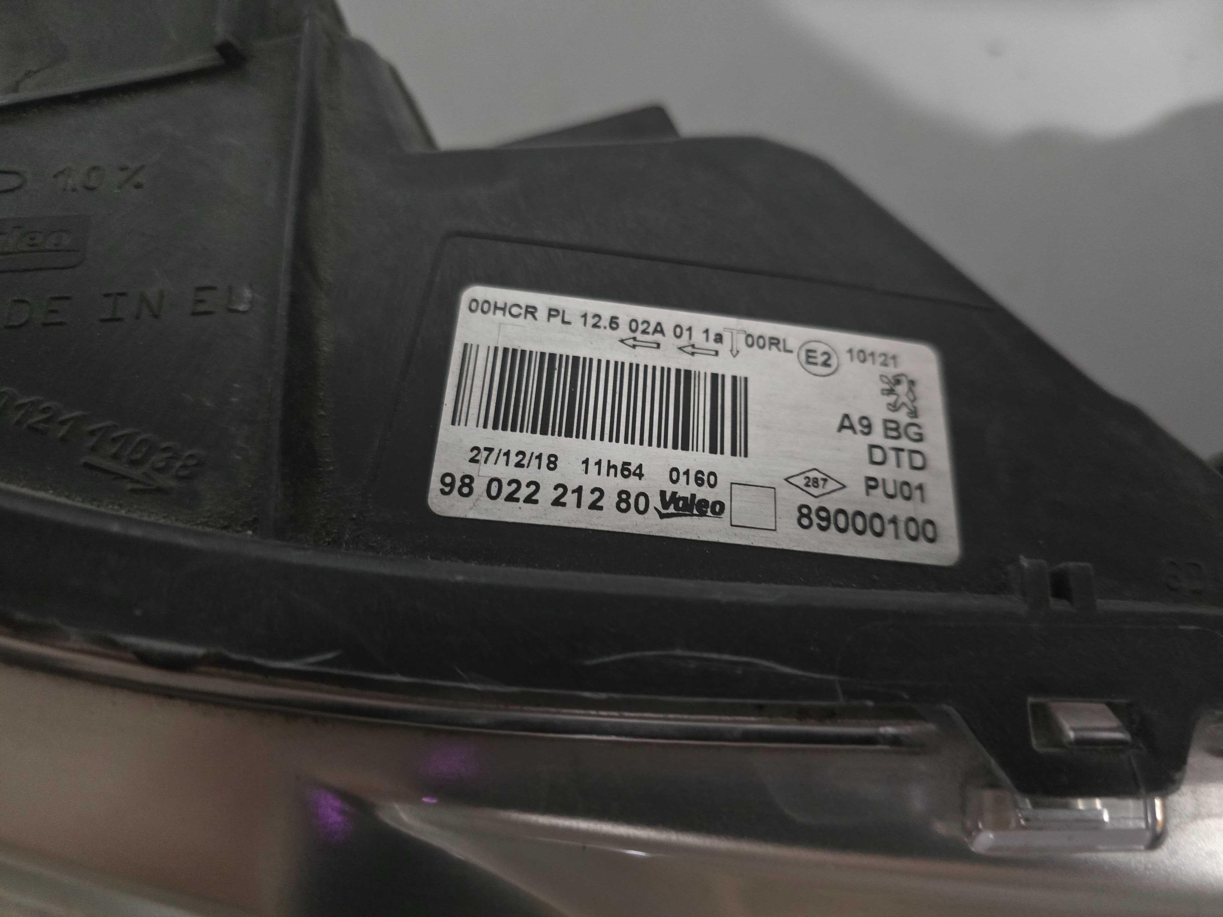 lampa przód Peugeot 208 I nowa oryginał