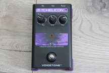 TC Helicon VoiceTone X1 Megaphone & Distortion