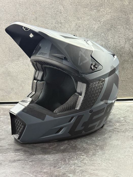 Фірмовий шолом Leatt gpx 3.5