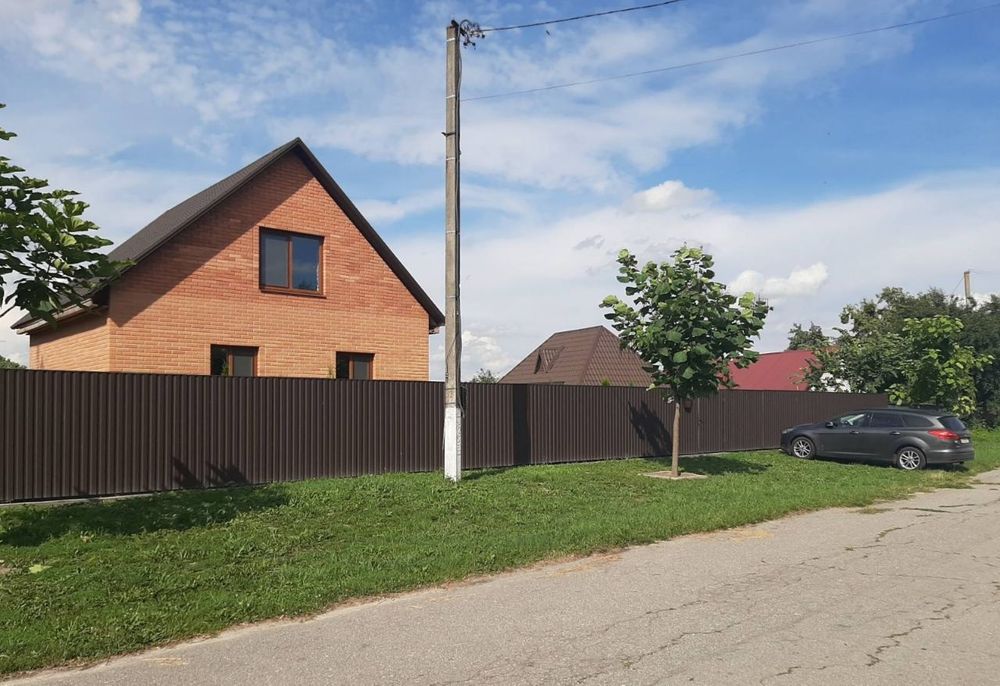 Продаж будинку в мальовничому місці.