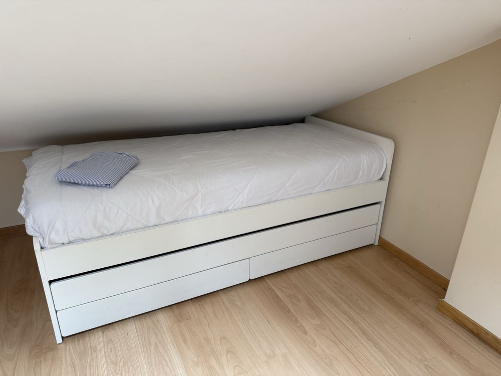 Cama IKEA 190x90, estrado, colchao, 2 edredons, lencois, gaveta, cama