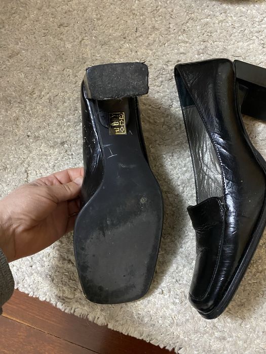 Sapatos de salto Charles