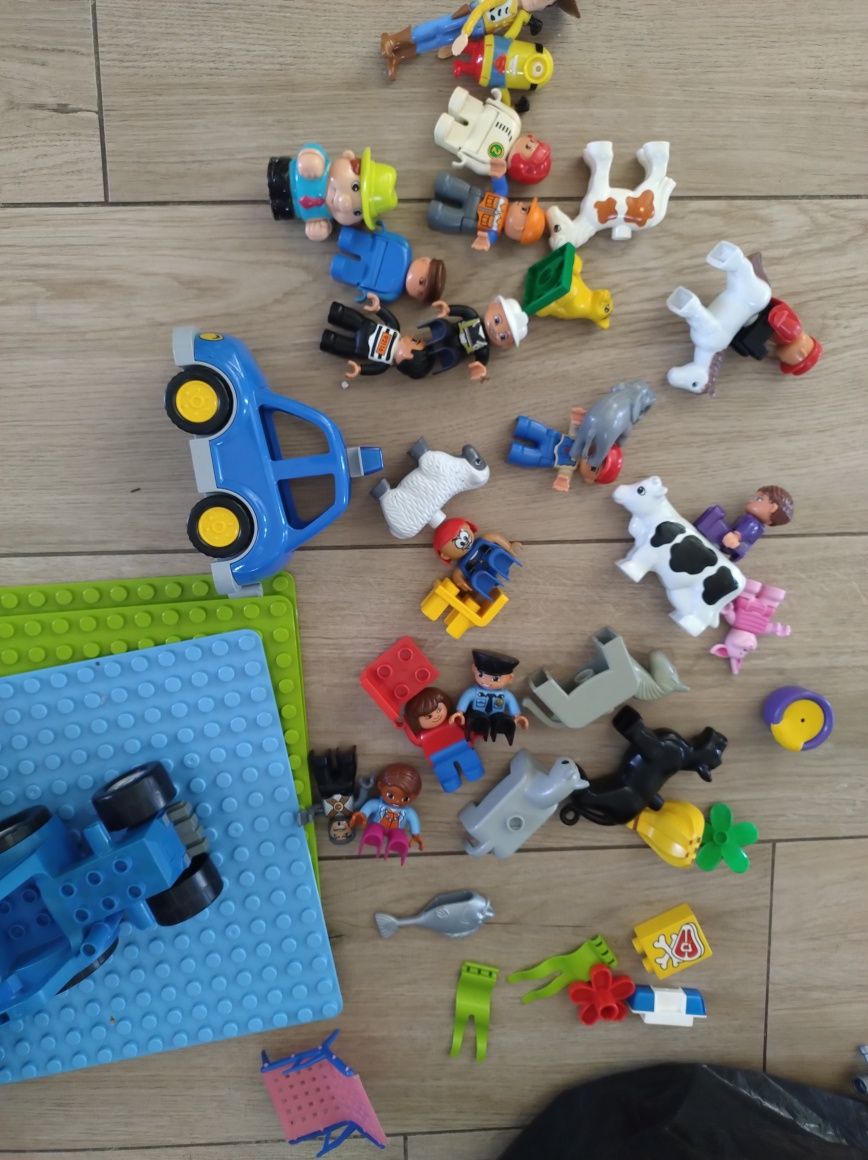 LEGO Duplo...zestawy i osobne. Figurki autka bank
