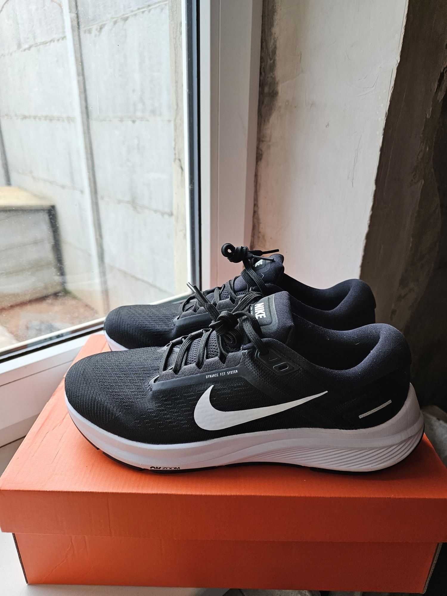 Продам кроссовки Nike Air Zoom Structure 24 Da8535-001 Новые