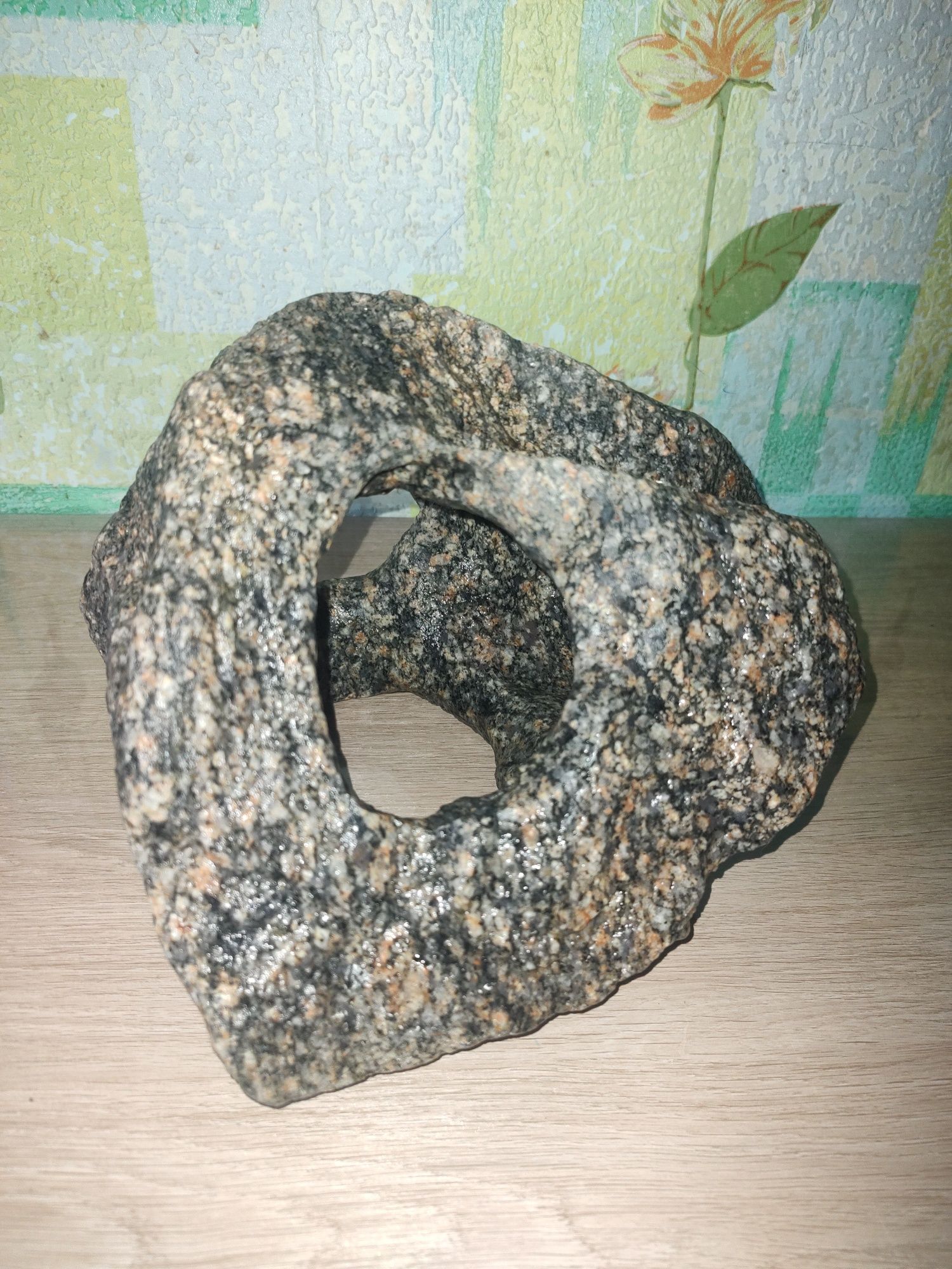 Камень в аквариум грот