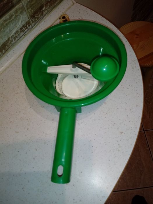 Urządzenie kuchenne do rozdrabniania