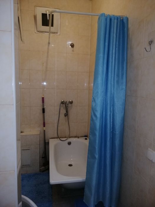 Однокомнатная с ремонтом. Центр. Осипова!