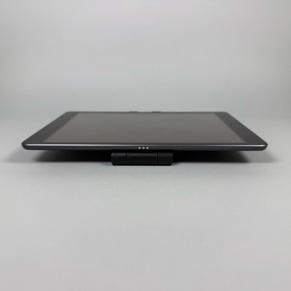 Планшет Apple iPad айпад 8 10.2 2020 32GB для детей работы игр
