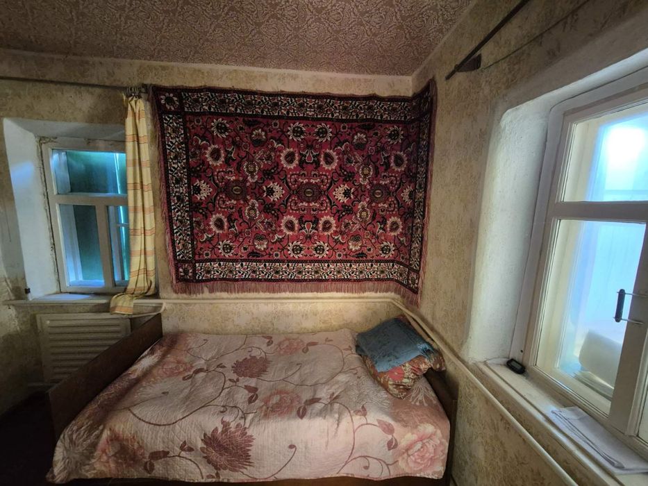 Продам пів Будинку.Школьний 52 кв.м окреме подвірʼя