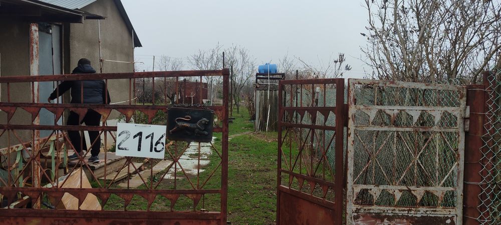 Продам дачу, участок 6 сотих з будиночком