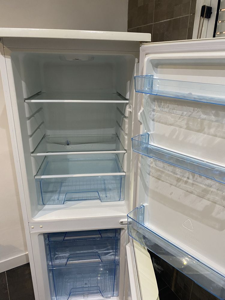 Frigorífico Electronia em ótimo estado