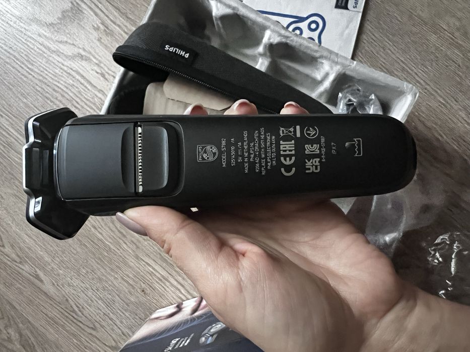Електробритва Philips Series 7000 S7882/54