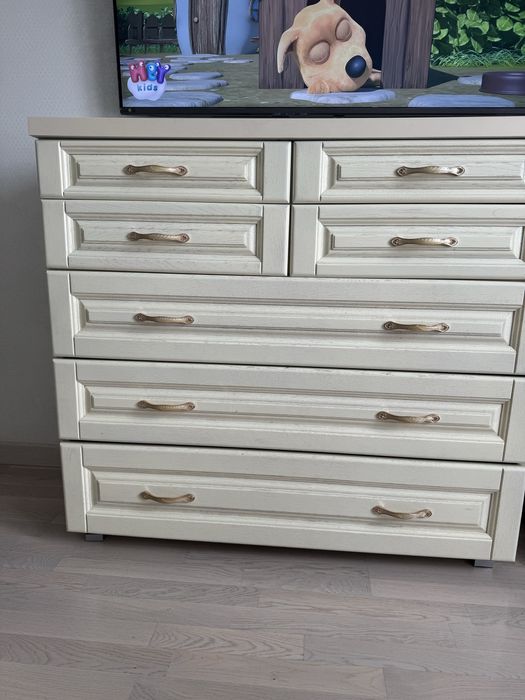 Комод кремовий дерево