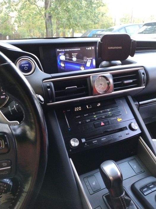 Автомобіль Lexus IS 300h Hybrid 2018