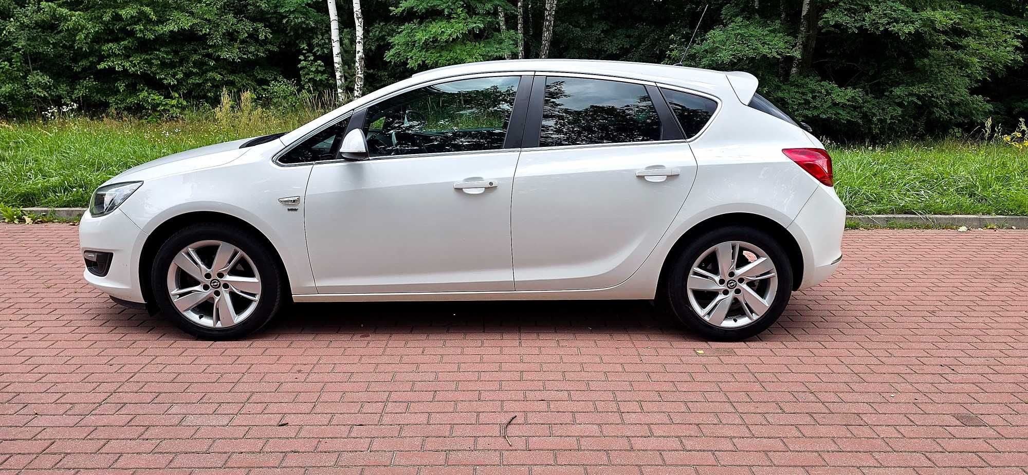 Opel Astra J 1.4 turbo 120 KM super stan tech. oryginalny przebieg