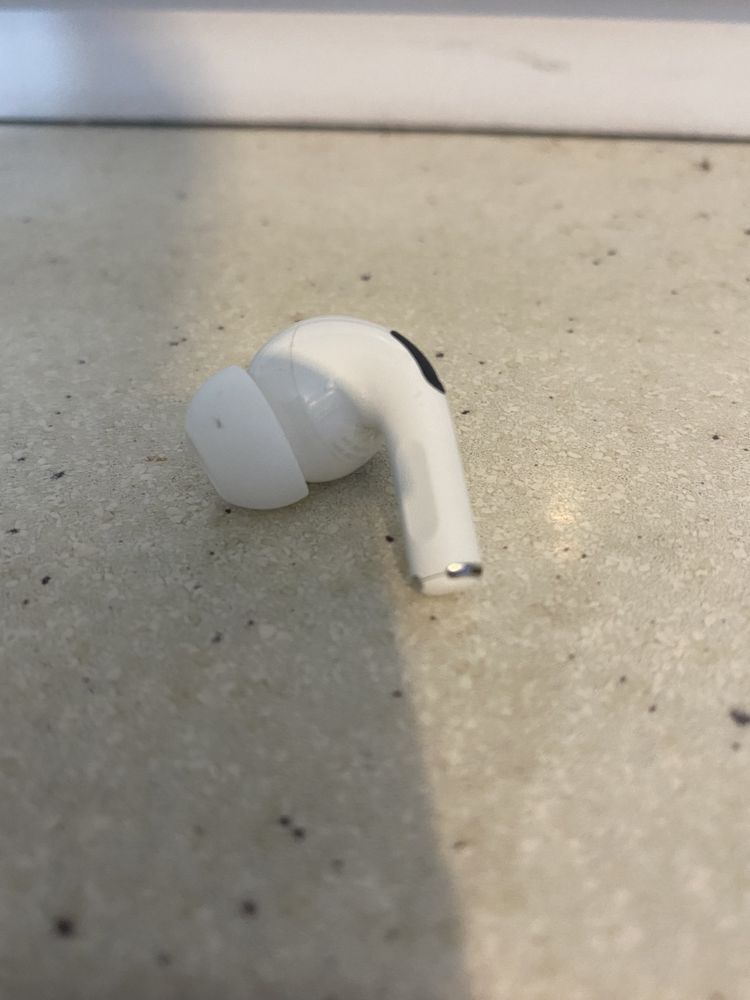 Lewa słuchawka airpods pro gen 1