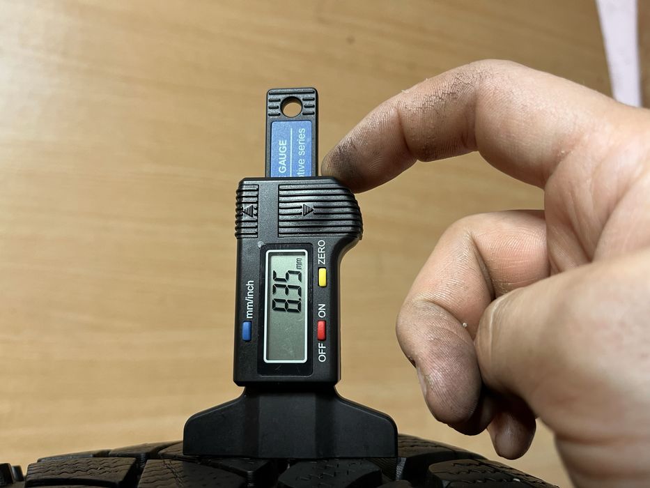 215/60 R 16 Dunlop Як Нові SP Winter Sport 3D Зима пара шини