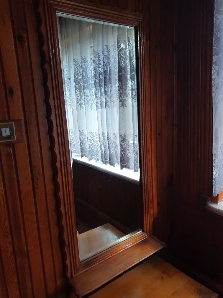 Niska Komoda szafka na pościł. Drewno sosna. Drzwi podwójne.
