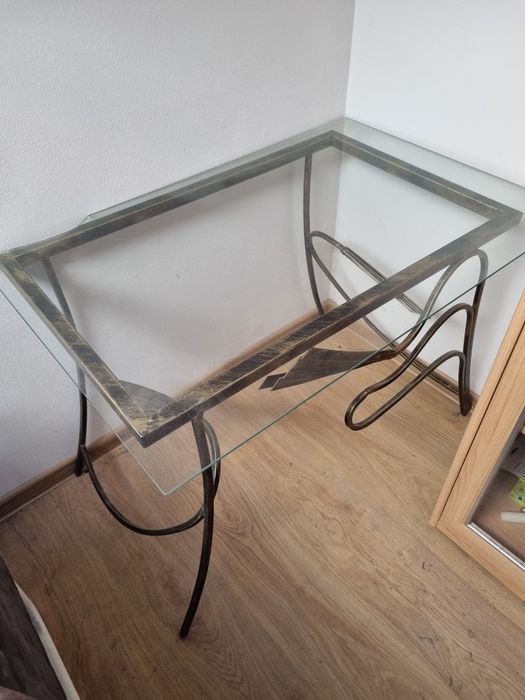 Stolik i kwietnik komplet