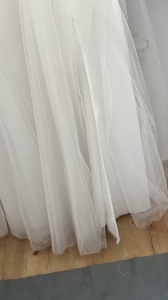 Piękna suknia ślubna 38 M brokat gorsetowa guziki rozcięcie