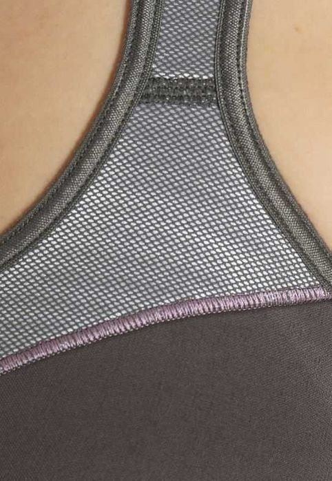 Biustonosz sportowy Triumph Triaction Ultimate 85B