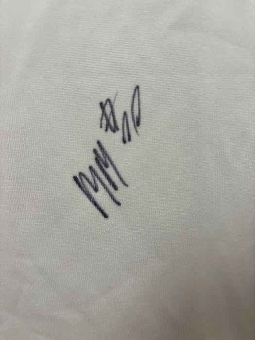 Футболка Шахтара з підписом М. Мудрика