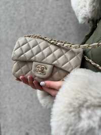 Chanel mini (beige)