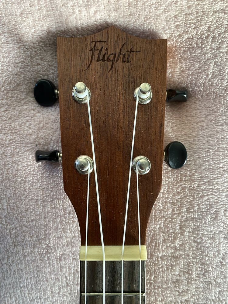 ukulele flight z pokrowcem
