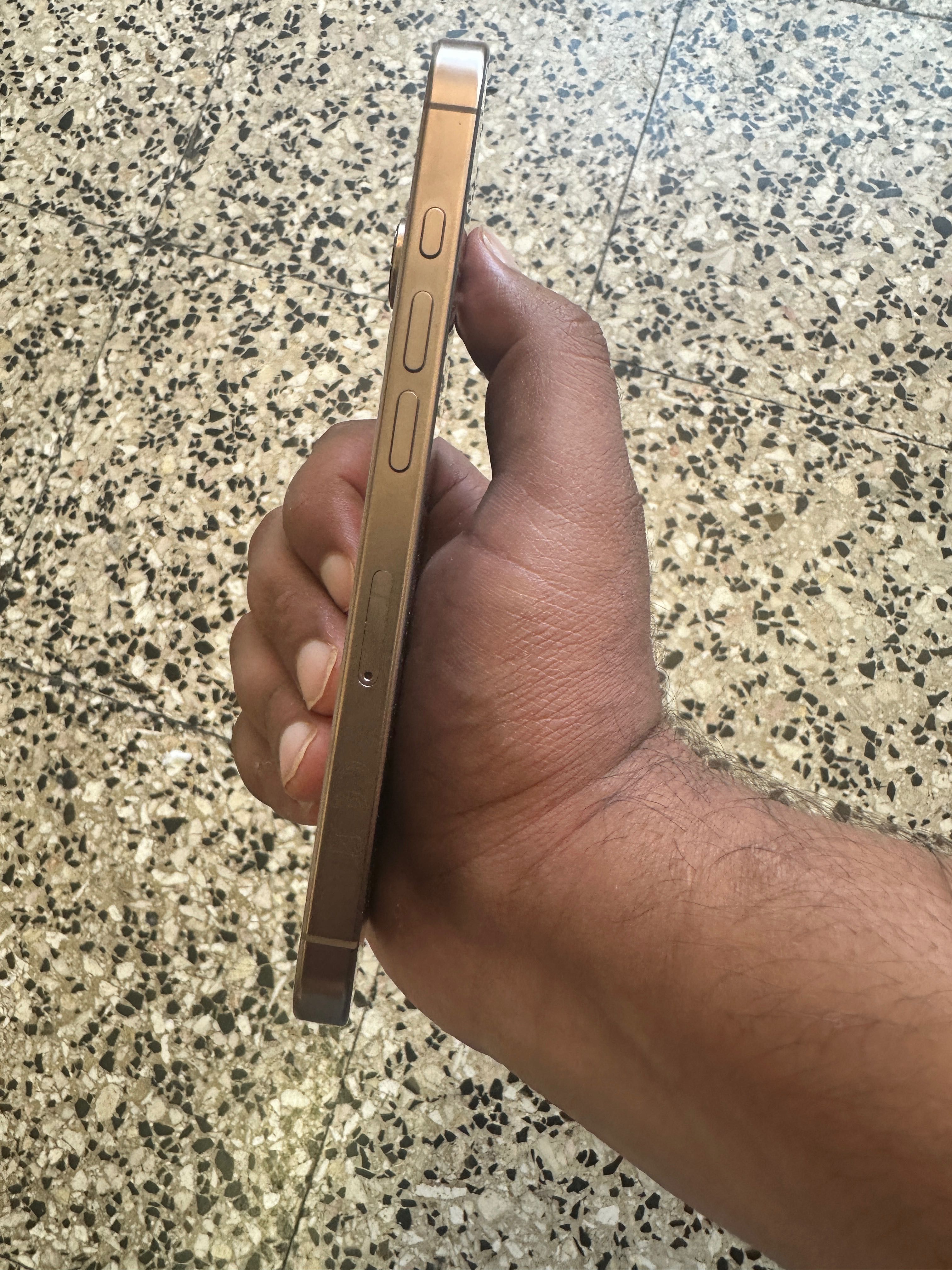 iPhone 16 pro 128 GB