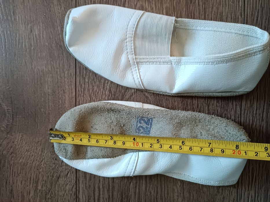 Чешки спортивные ,для танцев, выступления б.у.,стелька 17-22см