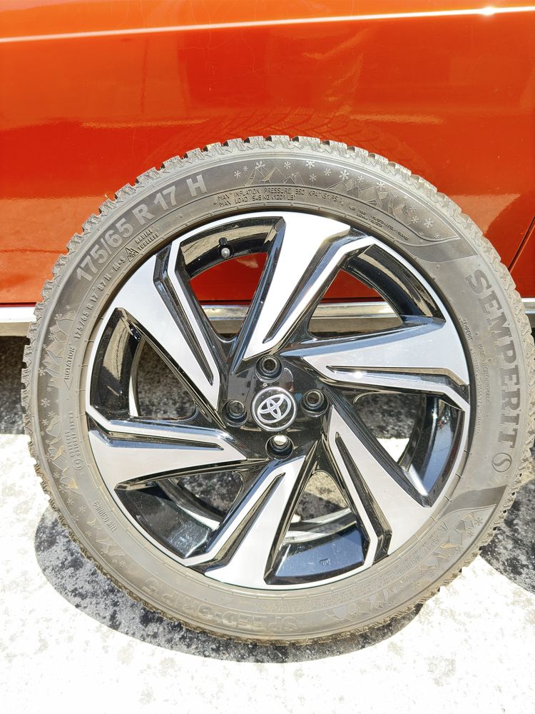 Jantes 17 Toyota Aygo X originais novas c/pneus