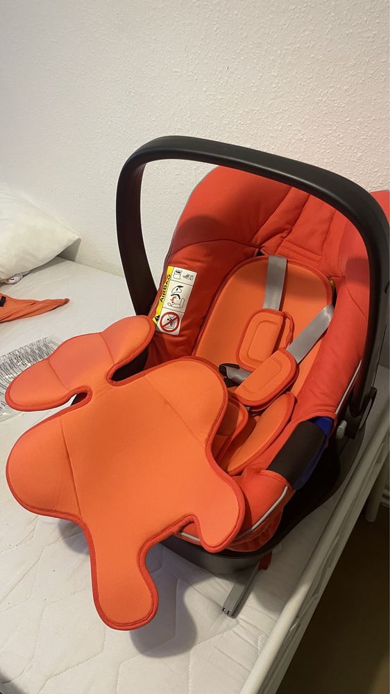 Автокресло и база Britax 0+