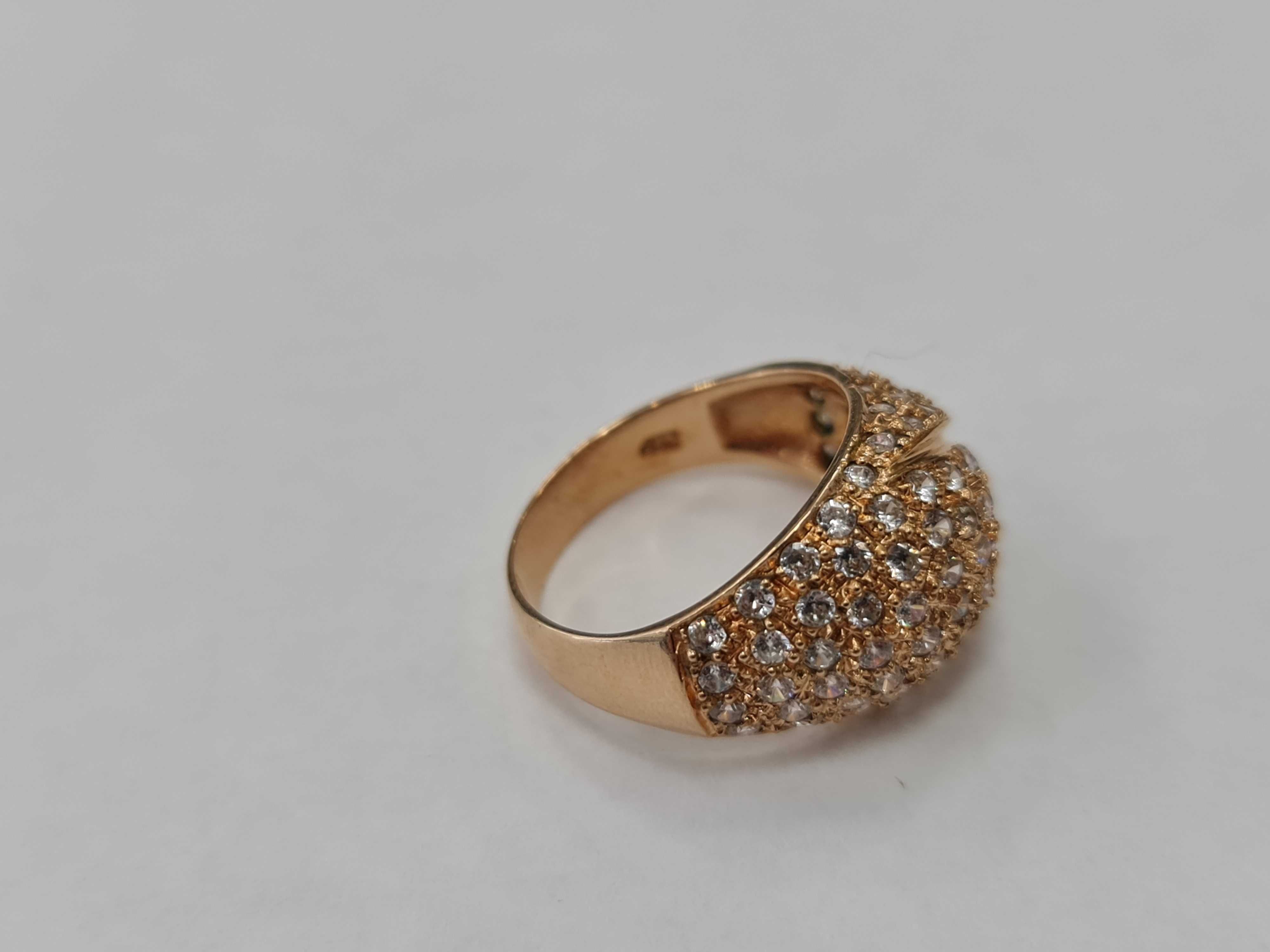Klasyczny złoty pierścionek damski/ 583/ 6.05 gram/ R16/ Cyrkonie