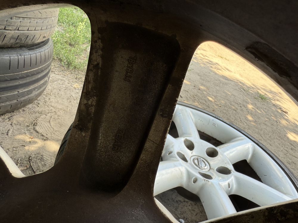 Диски с резиной nissan z350